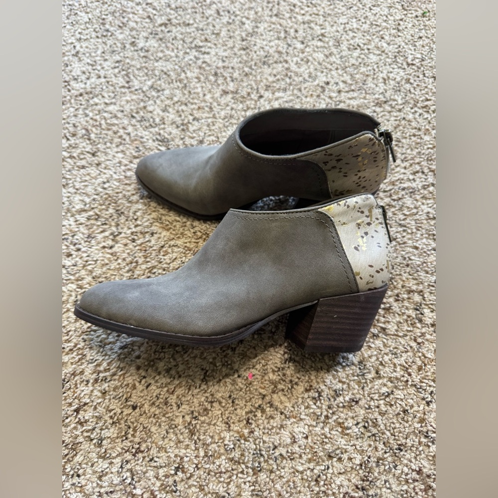 Lucky Brand Gray Suede-Look Ankle Booties with Gold Metallic Accent